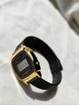 Zegarek Casio LA670WE Czarno-złoty vintage