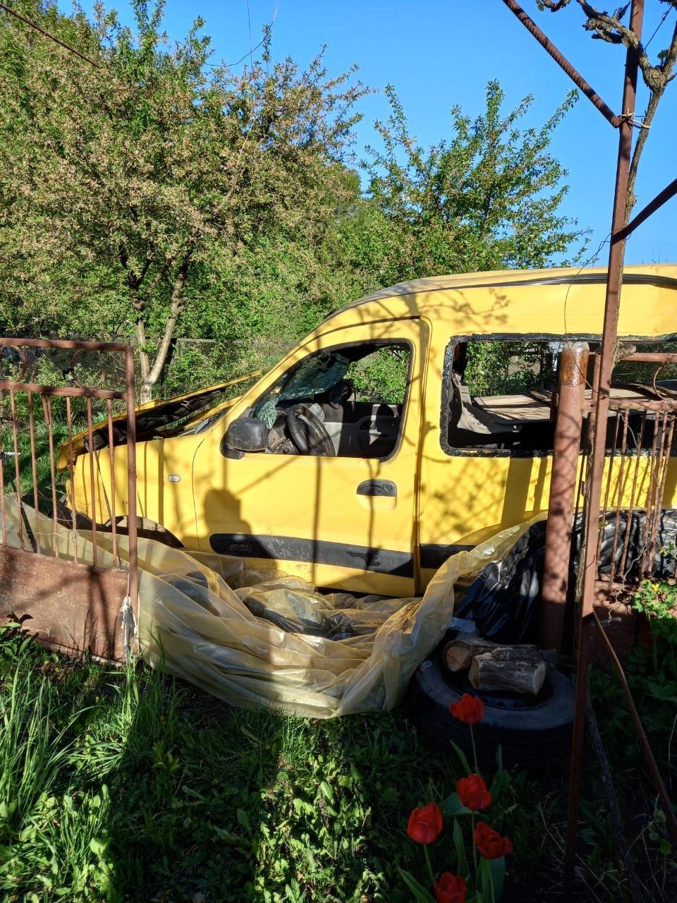 Renault Kengo після ДТП