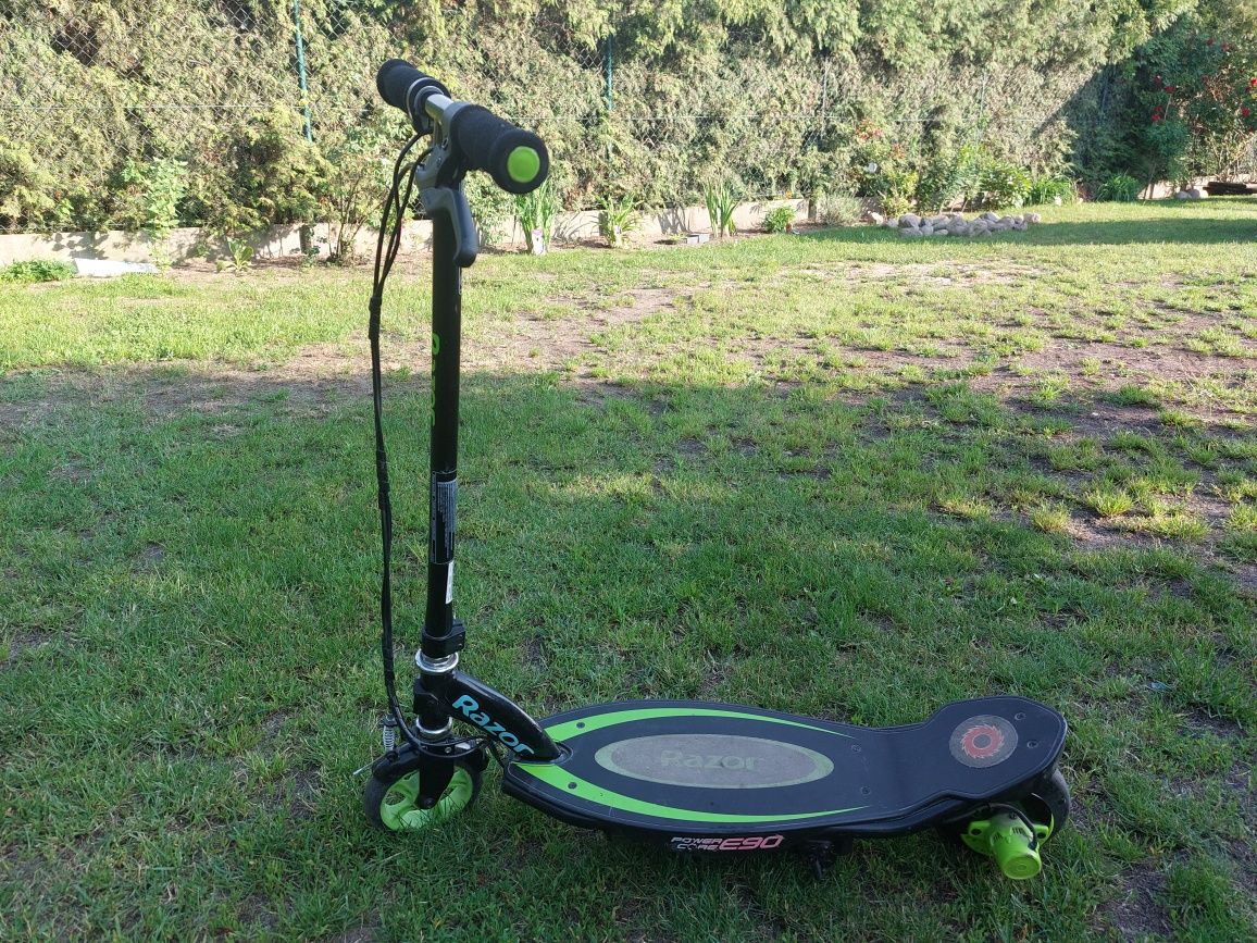 Hulajnoga elektryczna Razor e90