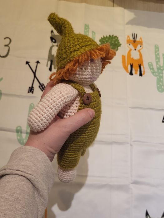 Mata kocyk materiał do zdjęć + skrzat maskotka na szydełku