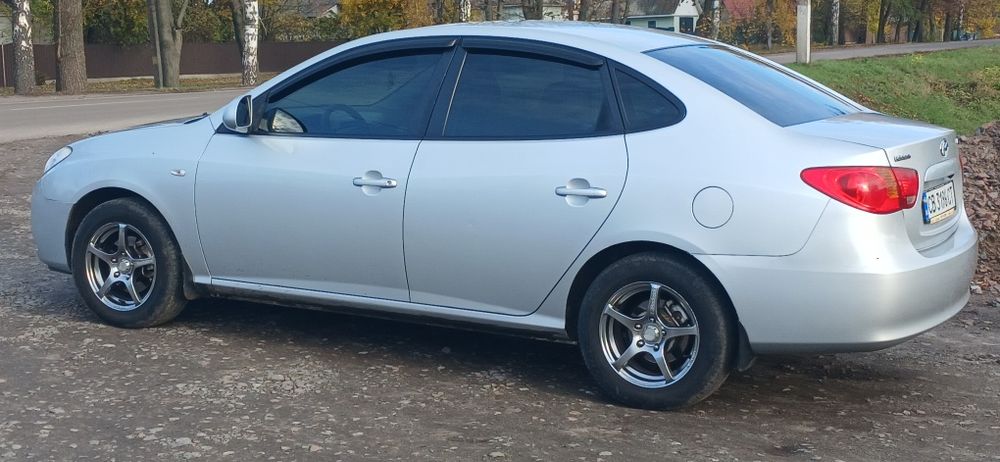 Hyundai Elantra 1.6 Газ/Бенз. АКПП