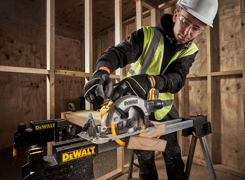 Nowa pilarka do drewna DeWalt  165MM XR BL 18V 2*5.0AH najniższa cena