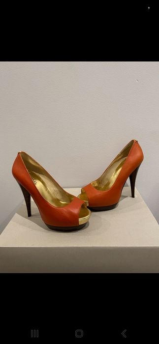 Eleganckie buty. Wysokie obcasy.