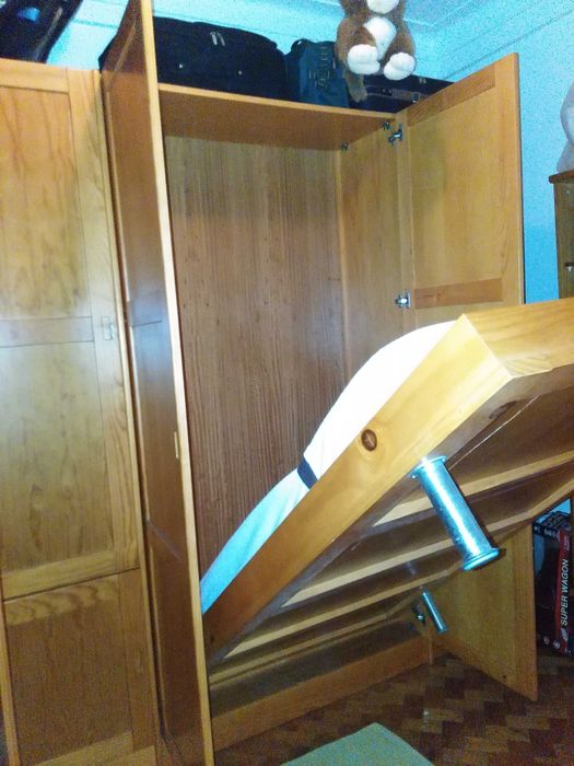 Mobília de Quarto com duas camas rebatíveis