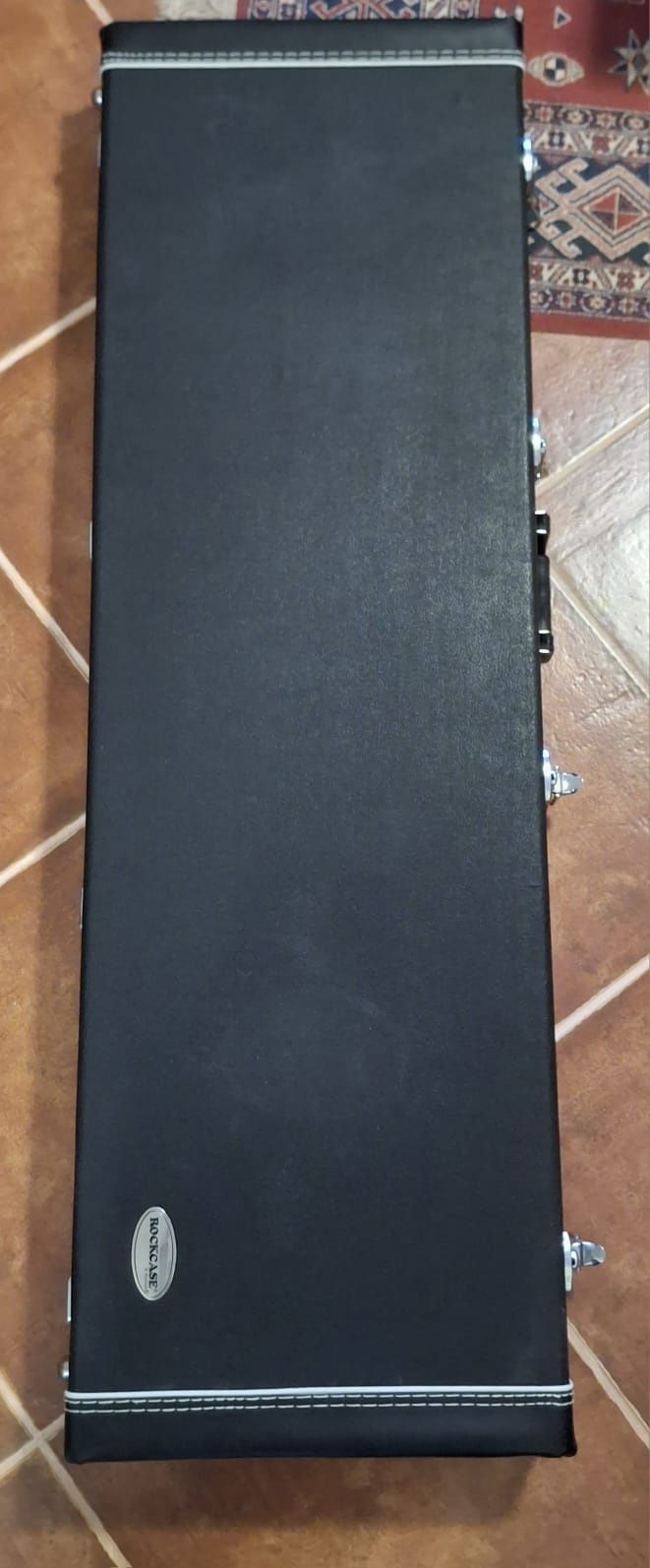 Baixo Ibanez gio novo em case.
