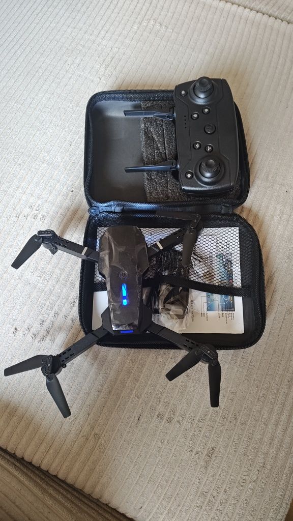 Nowy dron zdalnie sterowany z pokrowcem 2 kamery