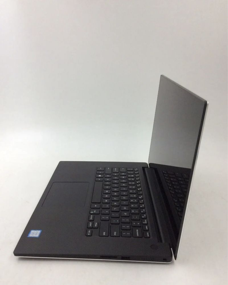 Dell Precision 5530 i7-8850H 32GB P2000 4k 512GB