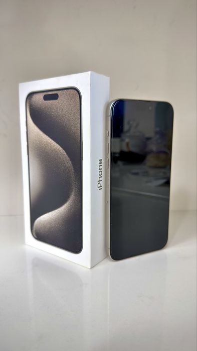 iPhone 15 Pro Max – 256 GB – Cinzento Titânio – Estado como novo