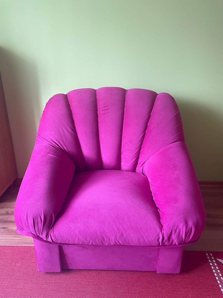 Fotel różowy ze schowkiem