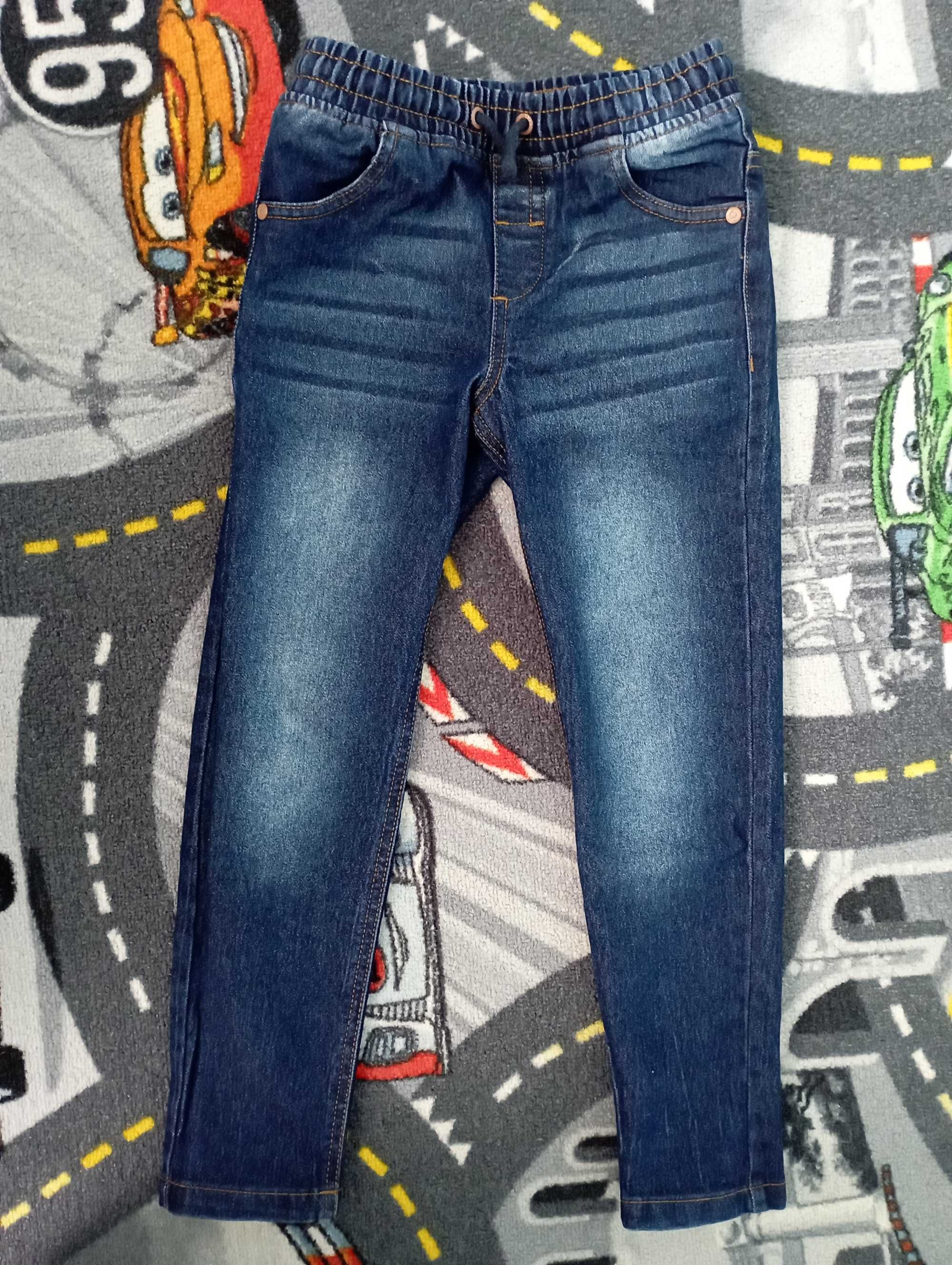 Spodnie 122 jeansy dżinsowe z gumką chłopięce