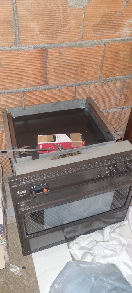 Forno Marca Teka nunca usado