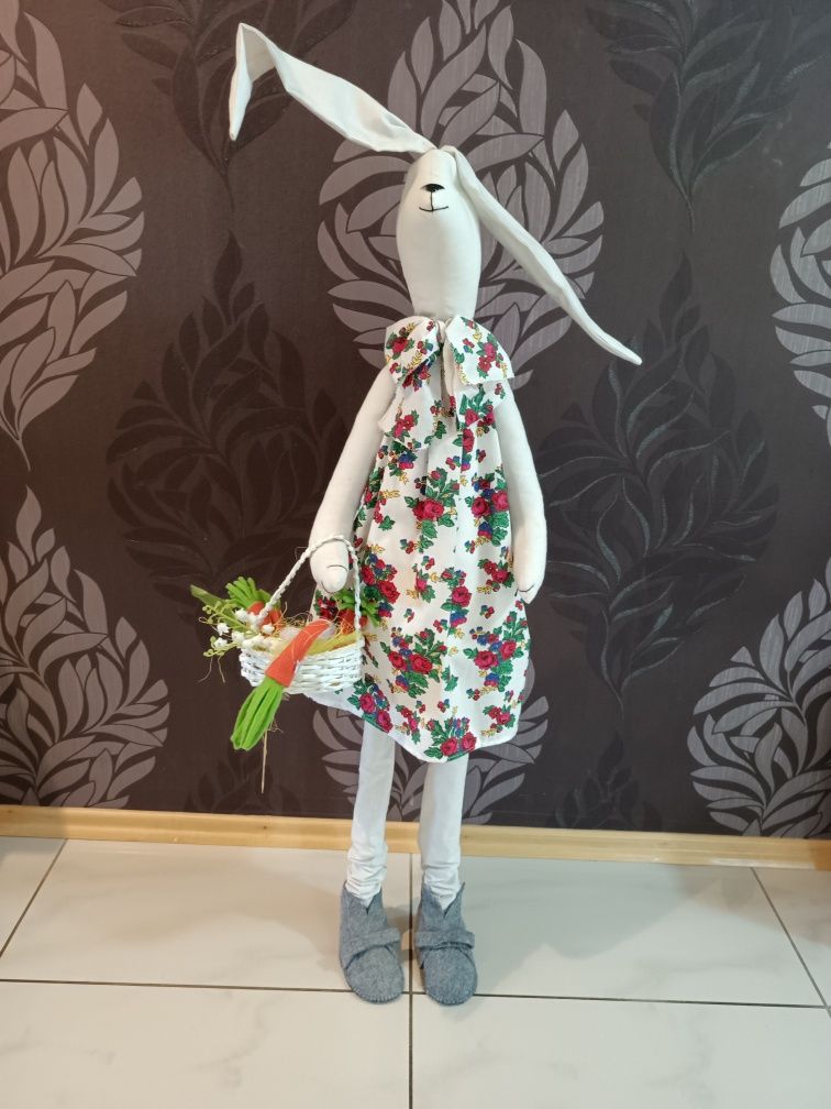 Recznie szyty zajac - wysokość 130 cm