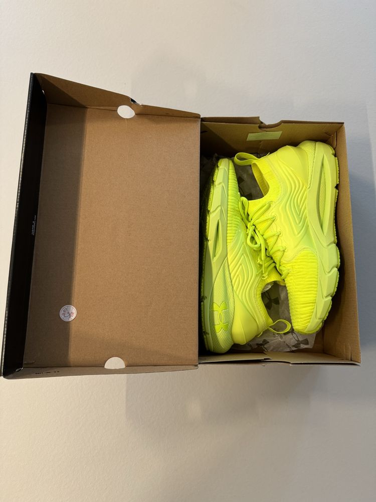 Under Armour Hovr Phantom 2 кросівки