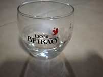 Copos de licor beirão