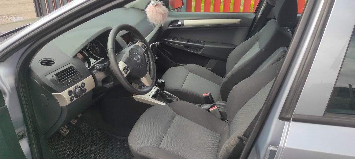 Opel Astra h 1,6 B+G