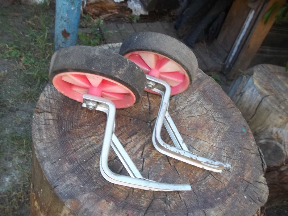 На дитячий велосіпед бокові колесики