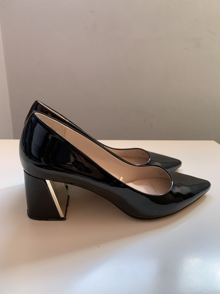 Sapatos em verniz Zara