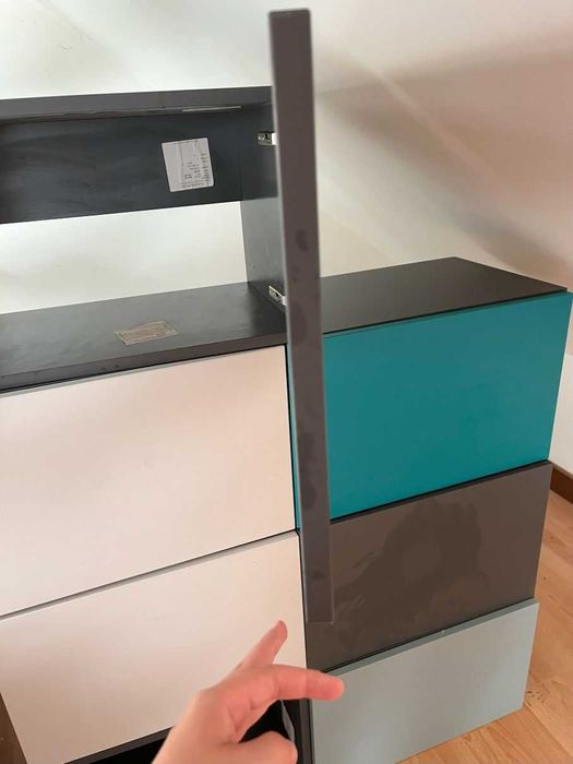 kolorowe szafki wiszące