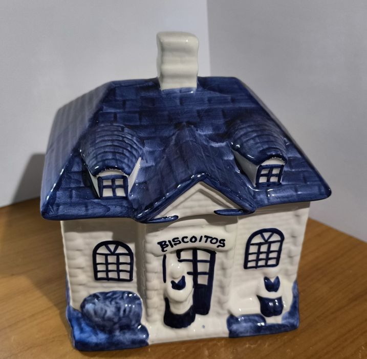 Casa em cerâmica para biscoitos