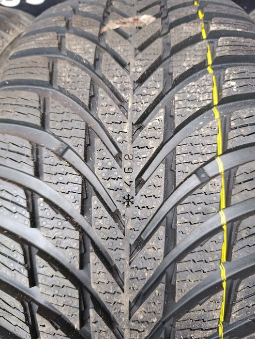 Продам комплект шин  Nokian snowproof 2 suv 255/50-19