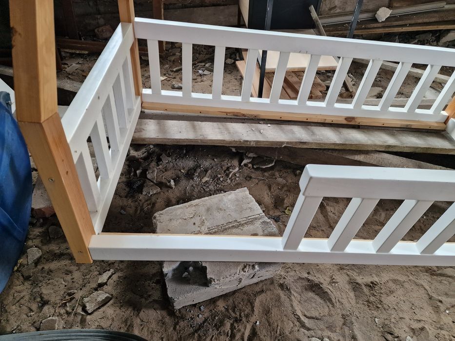 Łóżeczko dla dziecka drewniane