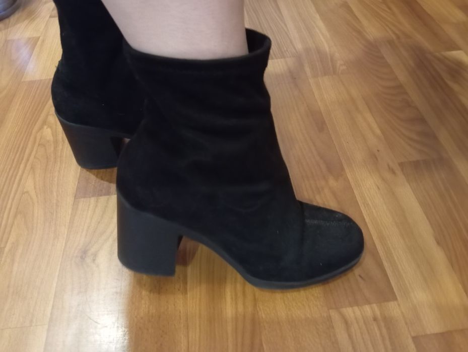 Взуття осінь весна різні розміри гарний стан