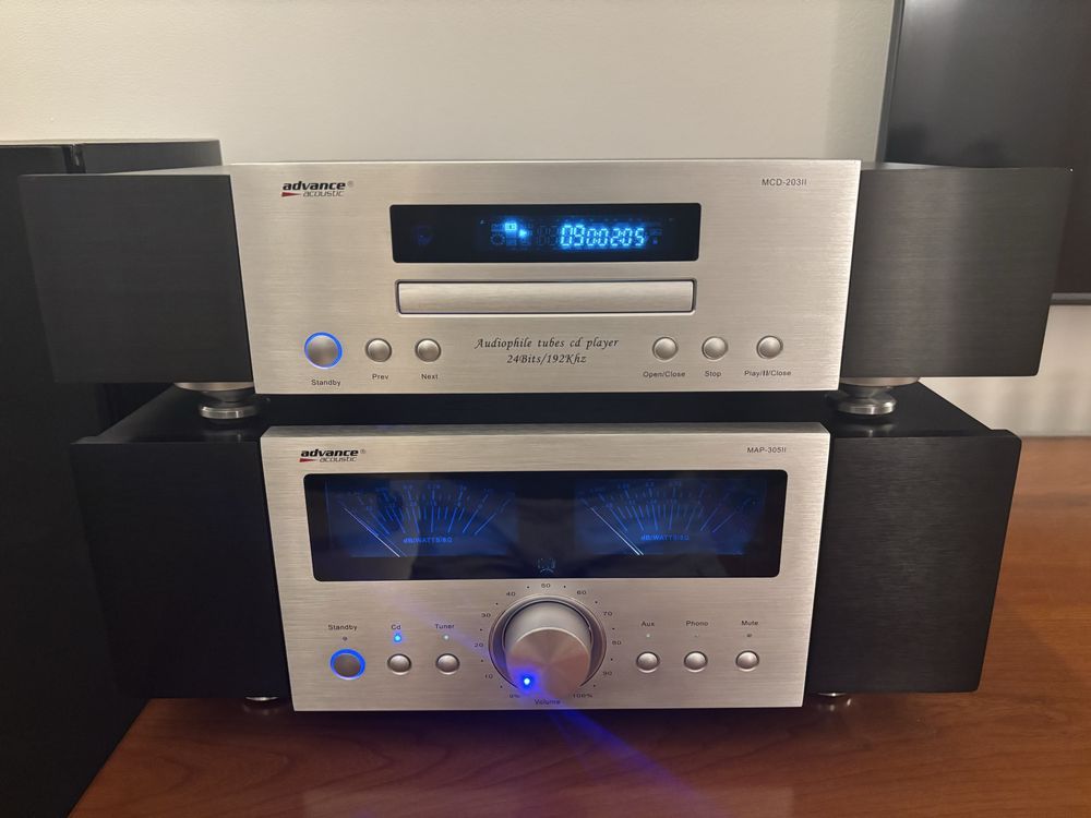 Amplificador e leitor de CDs Advance Acoustic