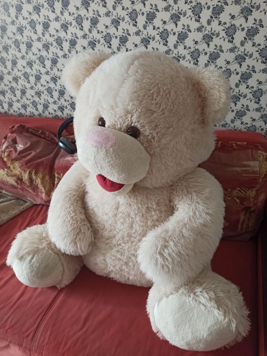 М'яка іграшка медвідь.