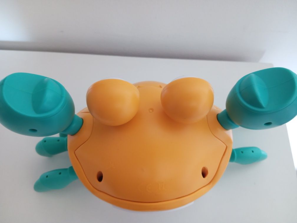 Brinquedo Caranguejo andante musical