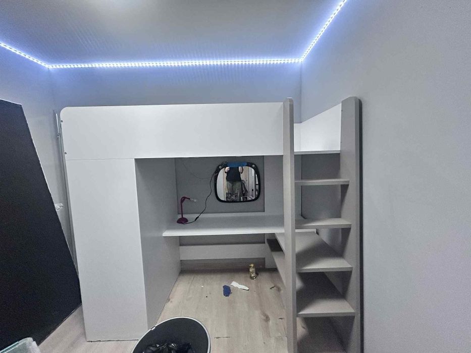 Sprzedam lozko z wbudowanym biurkiem i szafa