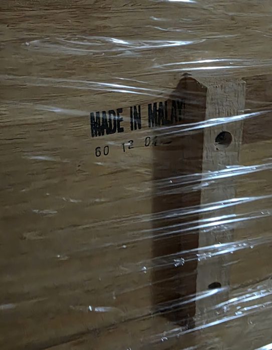 Кухонний стіл та стільці