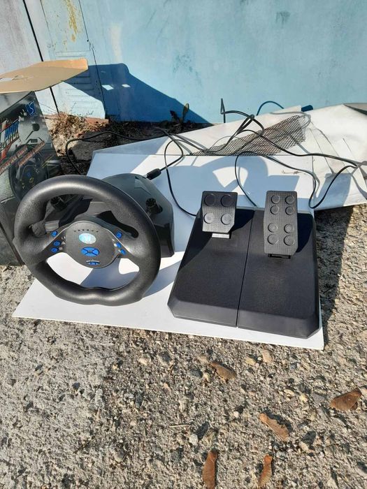 Руль с дисками к игровой приставке "плестейшен 1".
