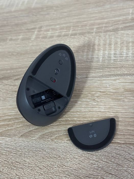 Бездротова миша Logitech Lift Ergonomic Vertical Graphite (910-006473)