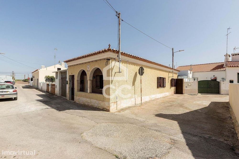 Moradia T2 c/ Quintal e Terraço | Bencatel, Vila Viçosa