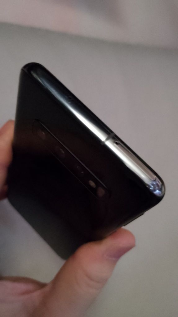 Samsung Galaxy S10  8-128.
