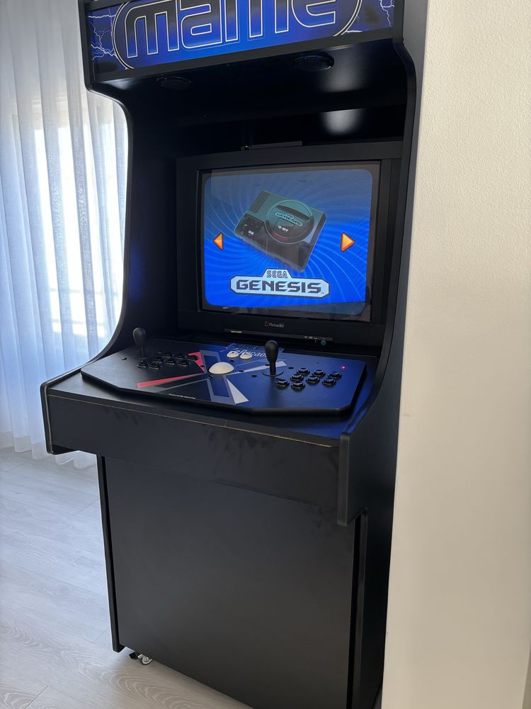 Maquina Arcade com CRT (muito raro)