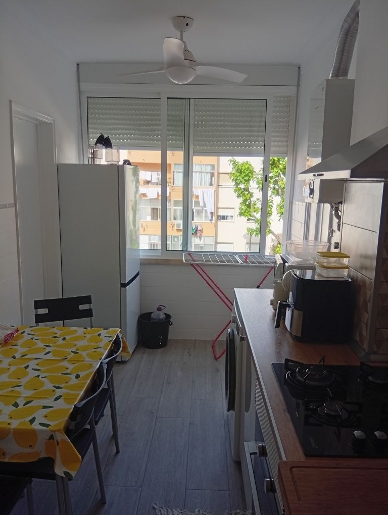 Alugo Quarto Partilhado