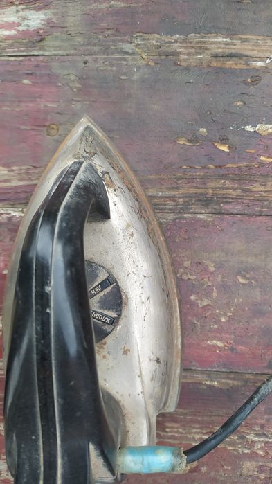 Утюг СССР  с чугунной хромированной подошвой
