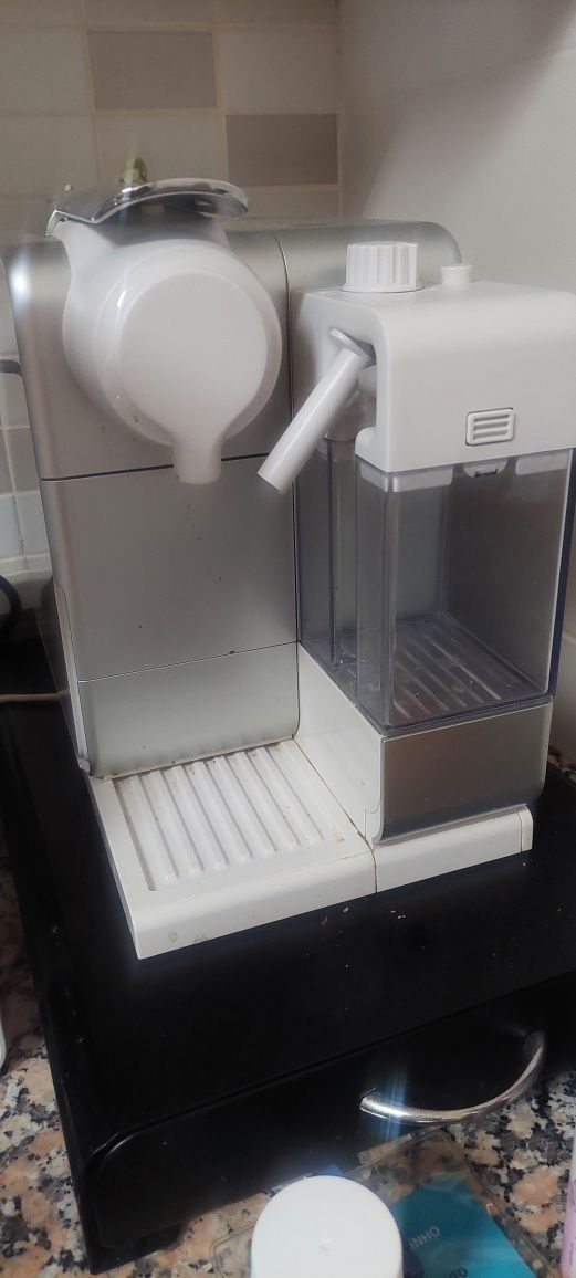 Maquina cafe nespresso delonghi