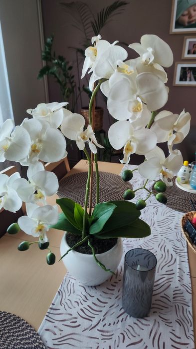 Sztuczny kwiat storczyk jak żywy biały storczyk duży kwiat doniczkowy