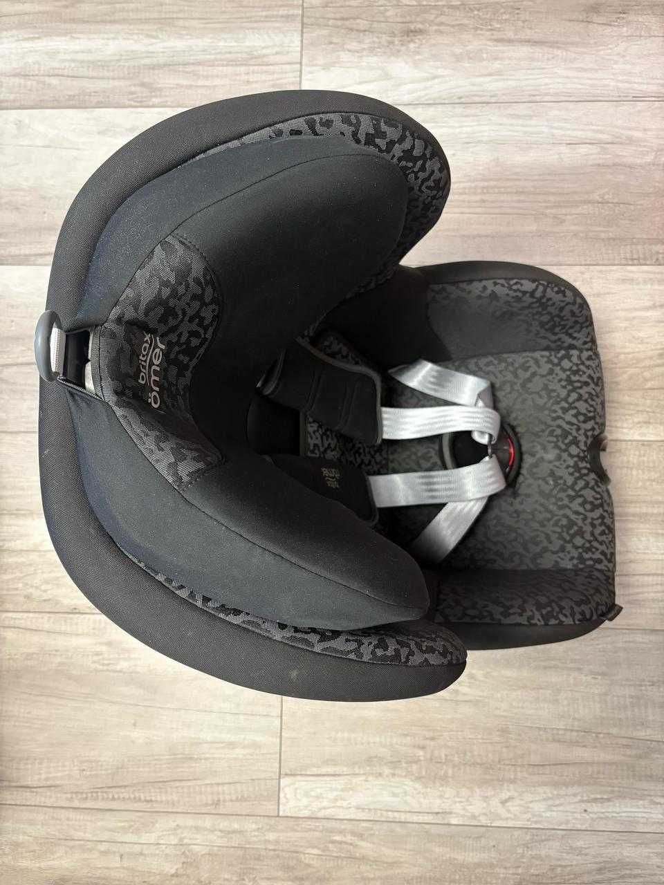 Дитяче автокрісло Britax Romer TRIFIX2 i-SIZE (9-18 кг) isofix