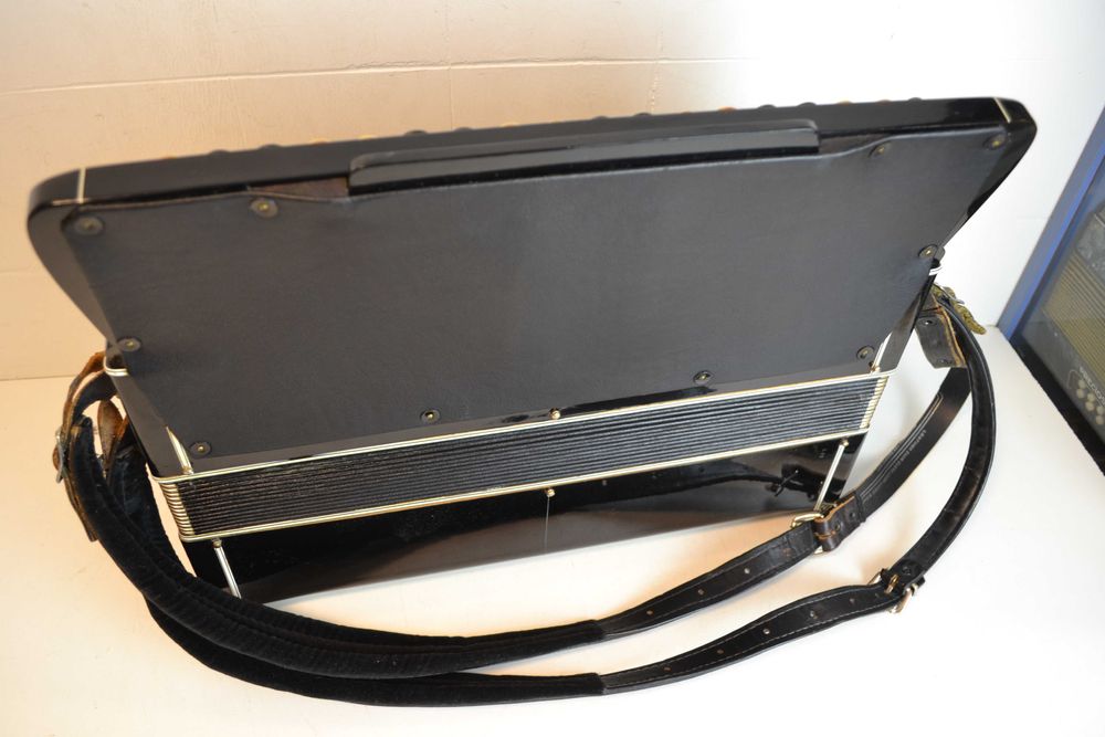 Acordeao Castelli 3 Voz Com Mala de Transporte.N 439