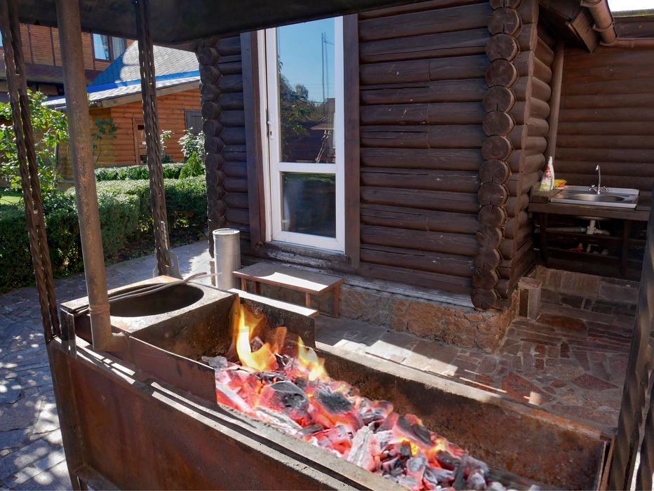 Біля ТЦ СКАЙ МОЛЛ подобова оренда,сауна .-17-555.biz.ua