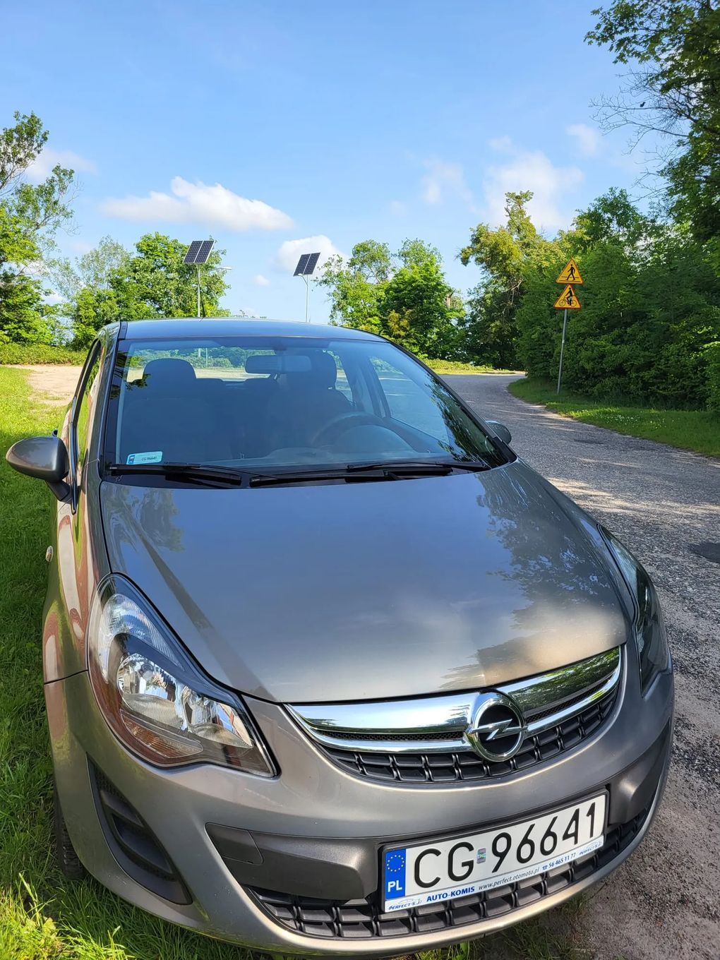 Opel Corsa w idealnym stanie wizualnym i technicznym. Ekonomiczne auto