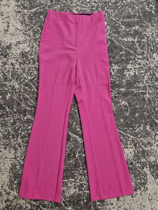 Яскраві брюки кльош від Zara