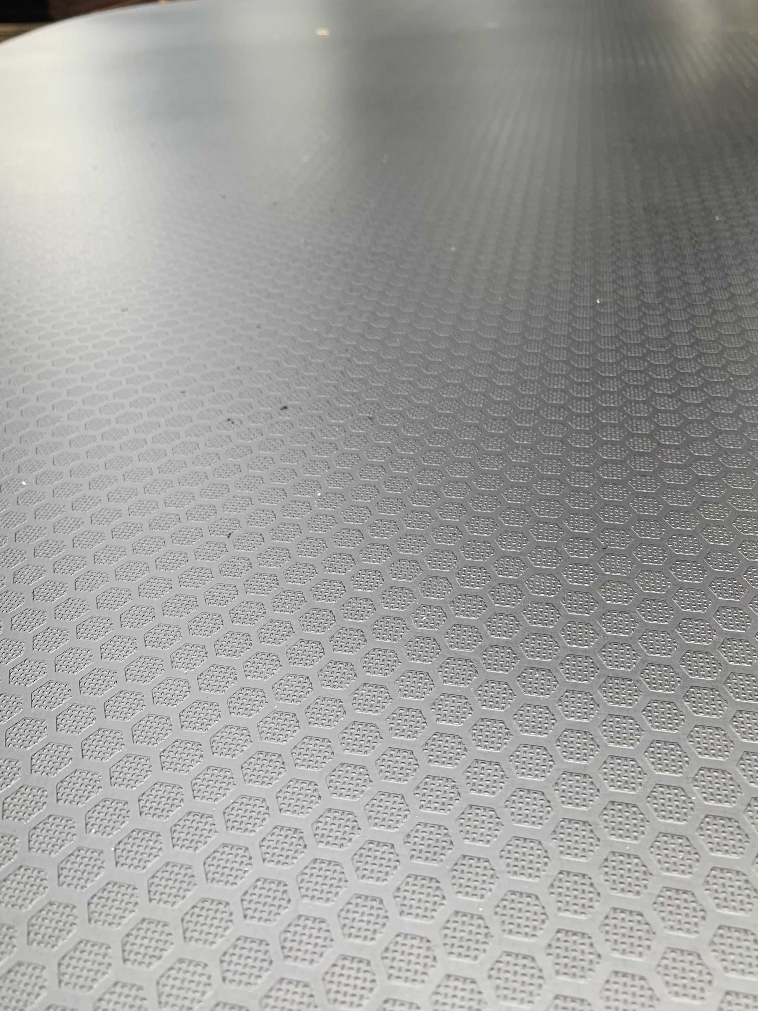 Sklejka płyta antypoślizgowa brzozowa 1250x2500x6,5mm HEXA Antypoślizg