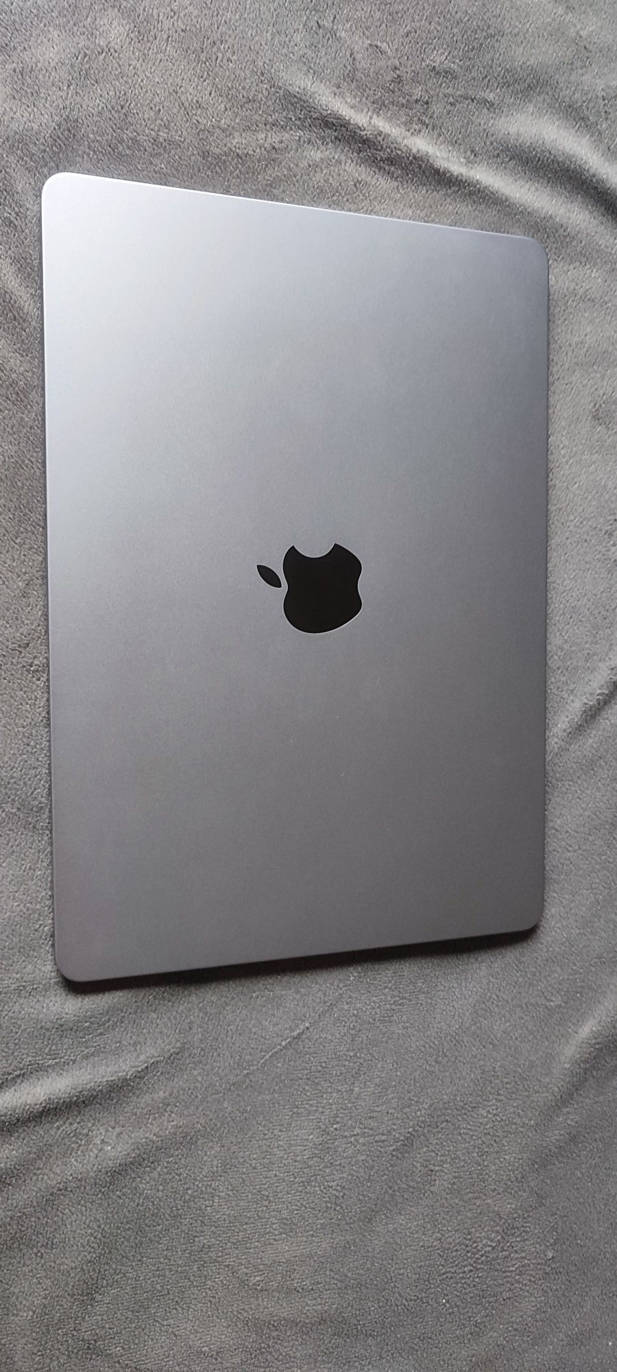 Vendo MacBook Air M2, como novo.