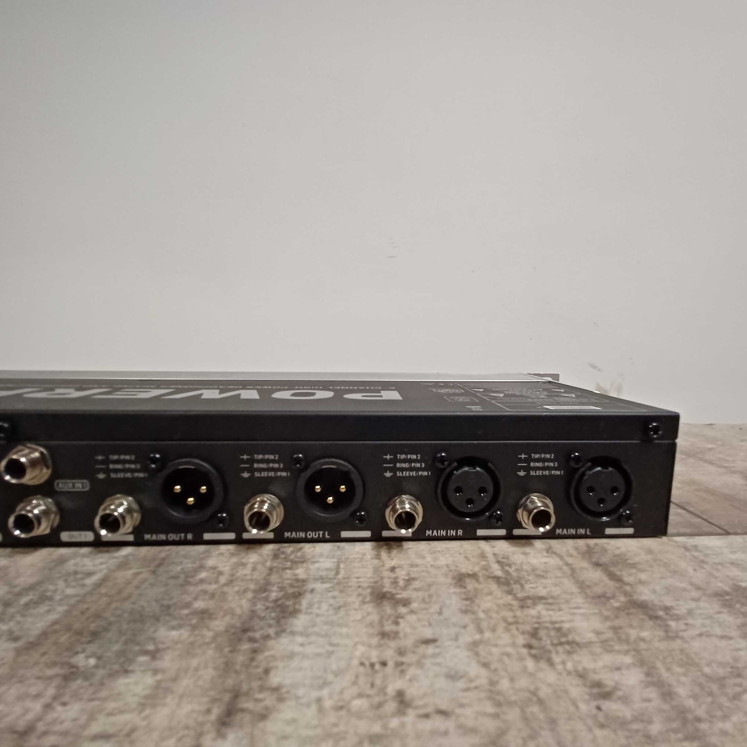 Behringer Powerplay HA6000 wzmacniacz słuchawkowy 6 kanałowy