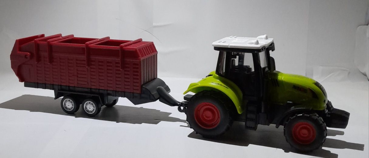 Traktorek Z napędem z przyczepa