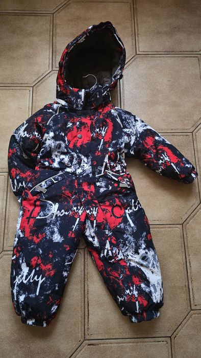 Продам зимний комбинезон можно и для девочки, и для мальчика